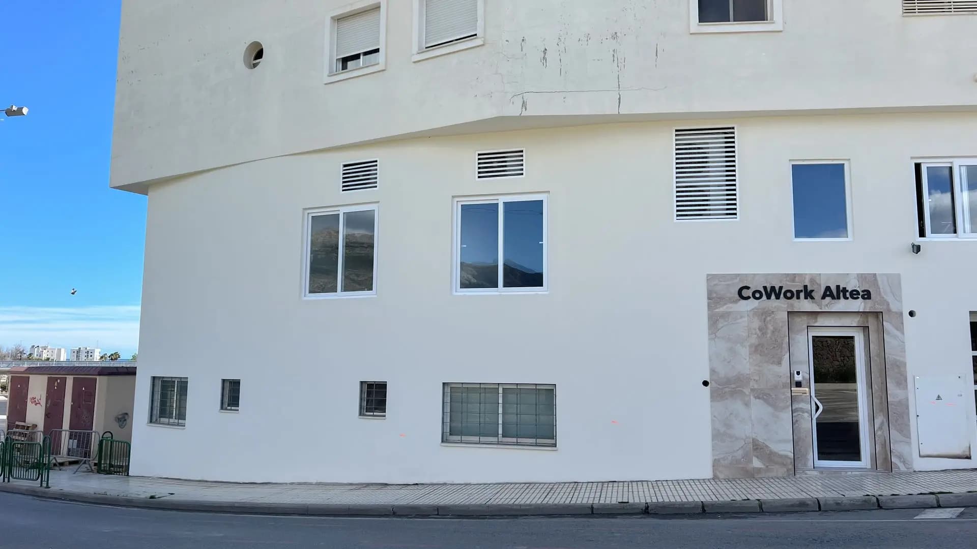 The CoWork Altea building seen from the street